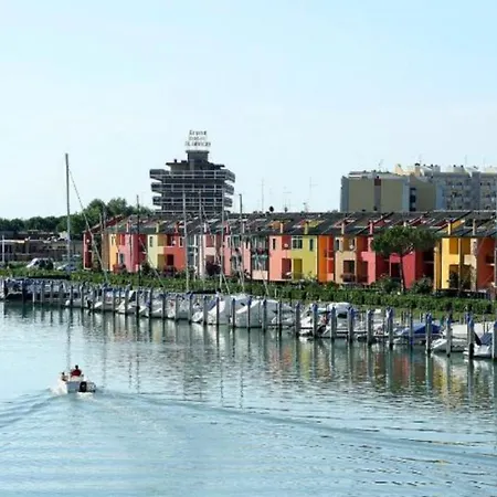 Fantastic Flat With Shared Pool For 5 Guests * Porto Santa Margherita di Caorle